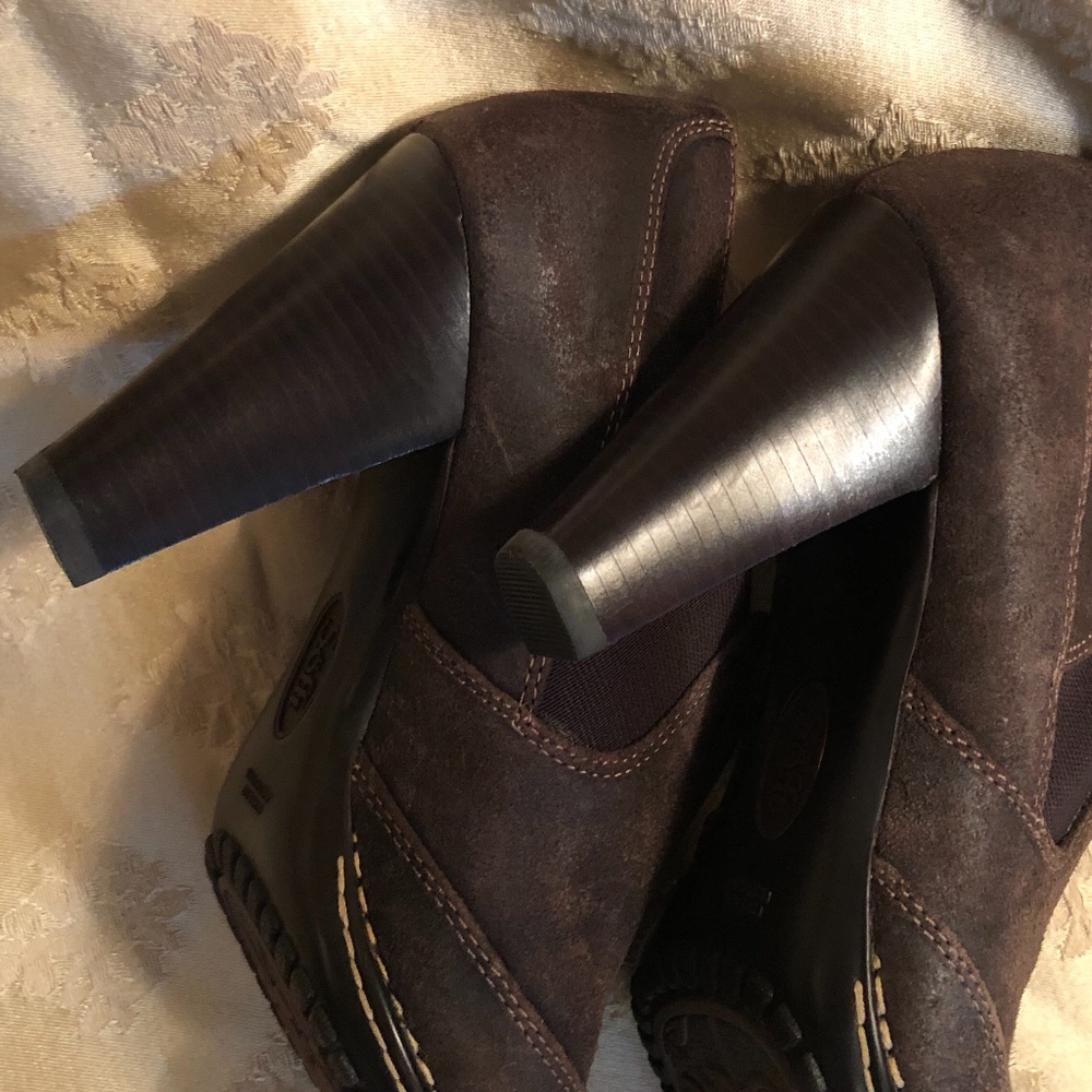 Sofft Brand Simola Chocolate Brown Distressed Suede Leather Booties - Picture 10 of 13